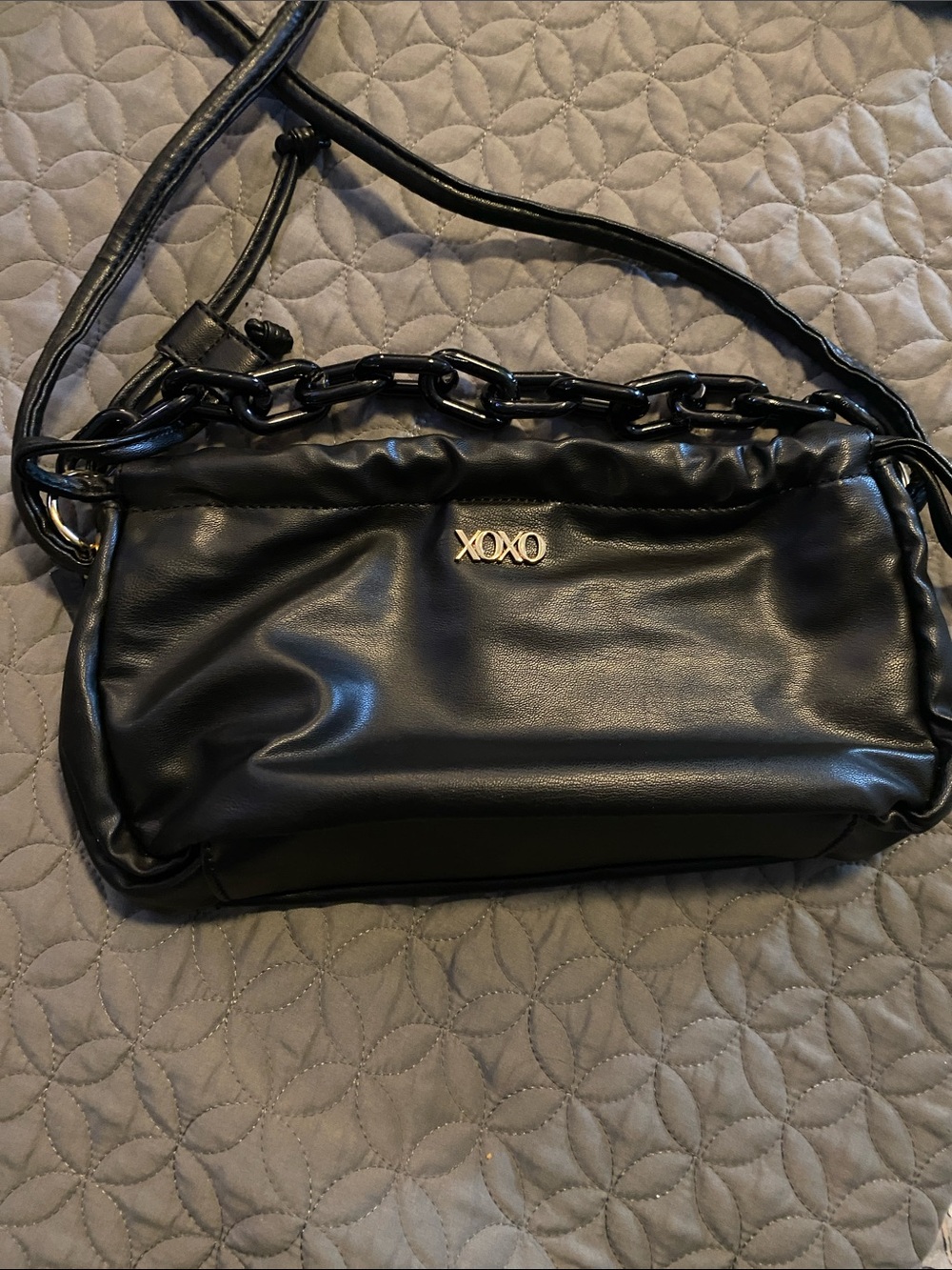 XOXO Black Faux Leather Chain-Accent Crossbody Bag - Picture 2 of 4